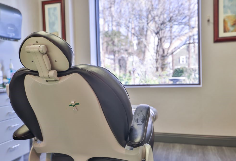 Dental treatment chair